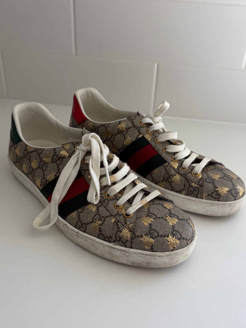 Gucci Men’s Ace Gg Supreme Bees Tennis Shoes